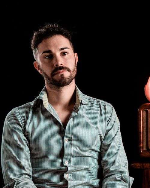 francesco guarino seduto corsi tarocchi metodo tdm